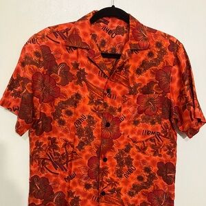 Vintage men’s Hawaiian shirt S/ M lava colors Aloha shirt